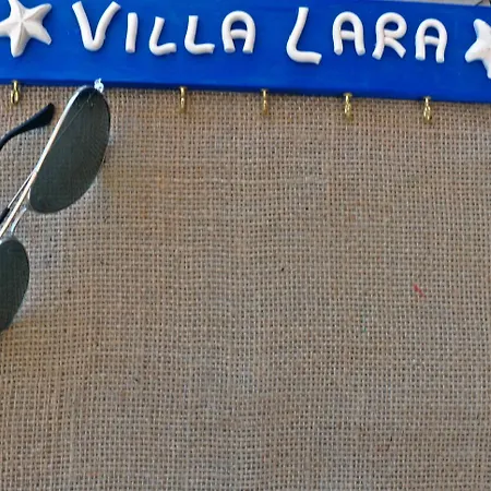 Lara Pensión 3*
