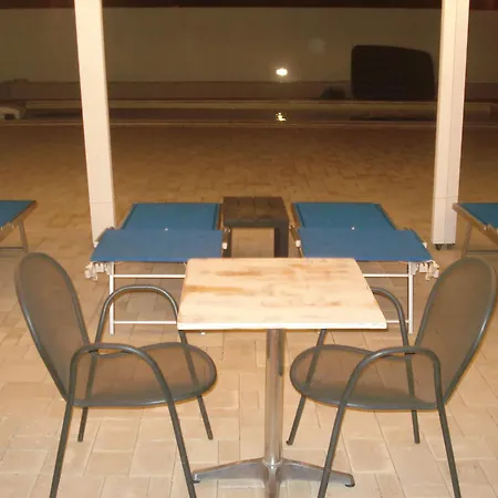 Lara 3* Полиньяно-а-Маре