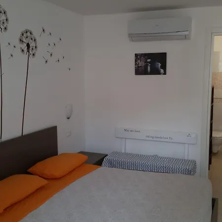 Гостевой дом Lara Полиньяно-а-Маре