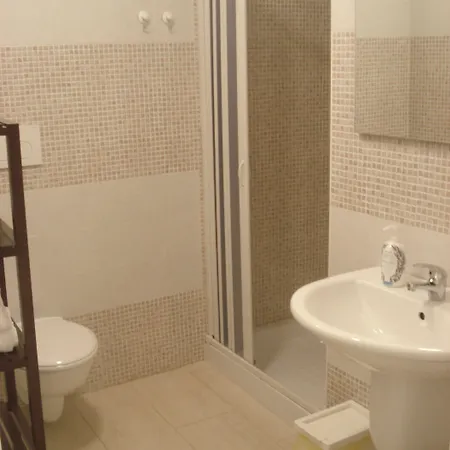 Lara Полиньяно-а-Маре